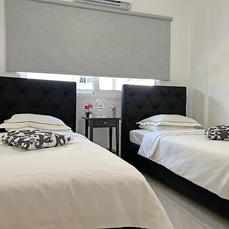 Albert's Marina 15 アパート *